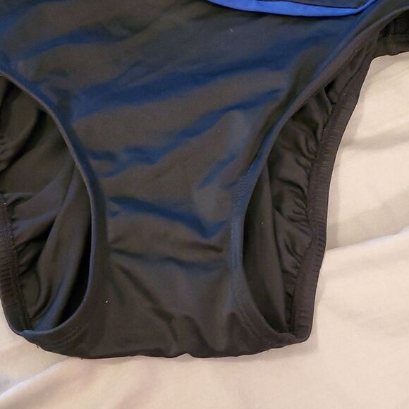 Great Lengths Ladies Swimsuit 14 - Picture 2 of 8